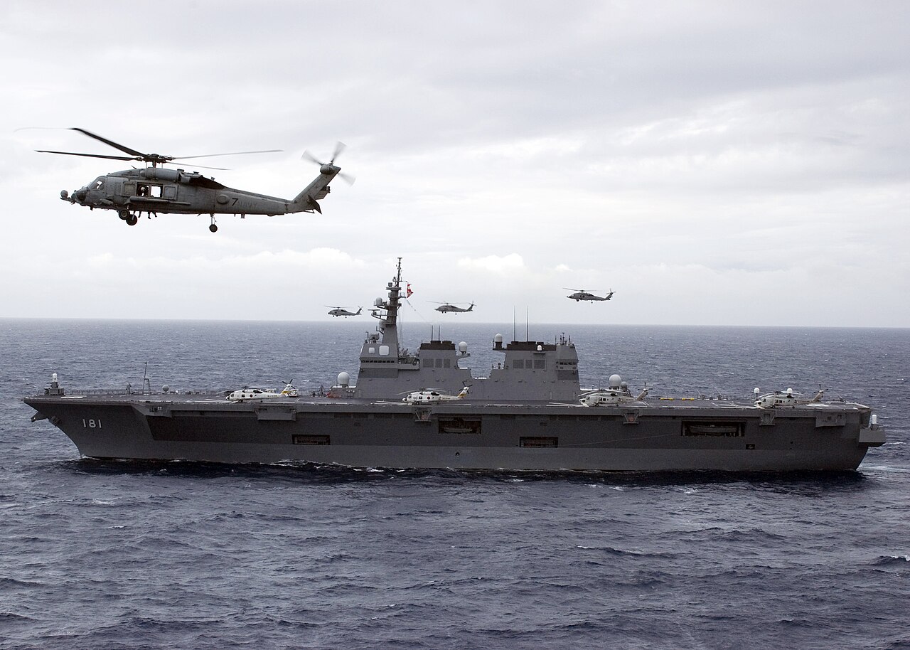 Helicopter carrier Hyūga (16DDH).jpg